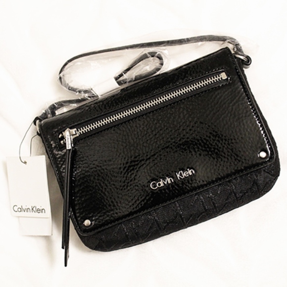 Calvin Klein Handbags - Calvin Klein bag